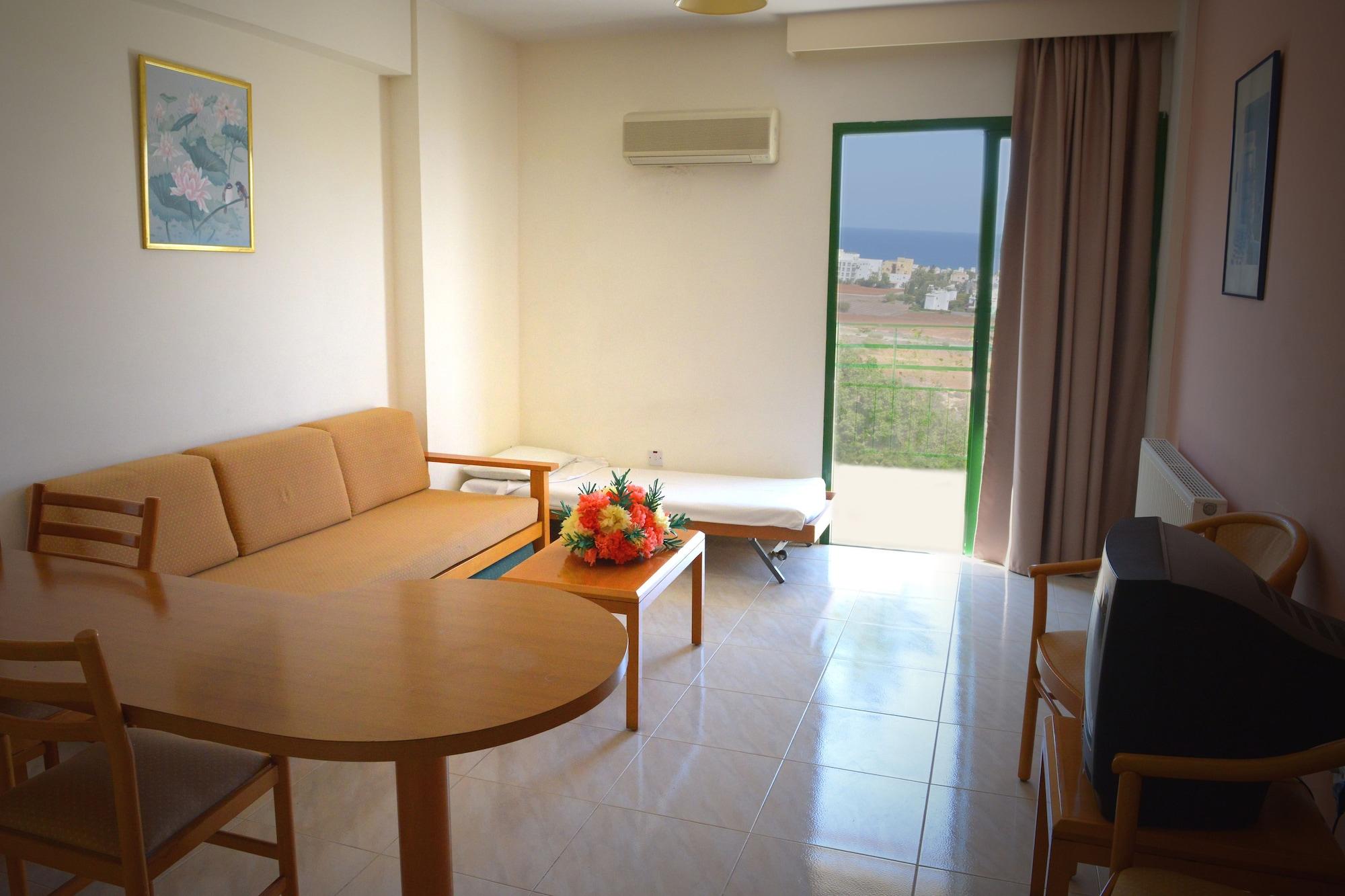 Maris Grand Waterpark Resort Protaras Exteriör bild