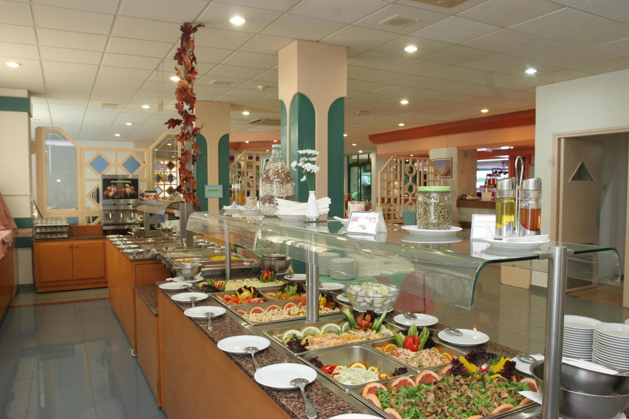 Maris Grand Waterpark Resort Protaras Exteriör bild