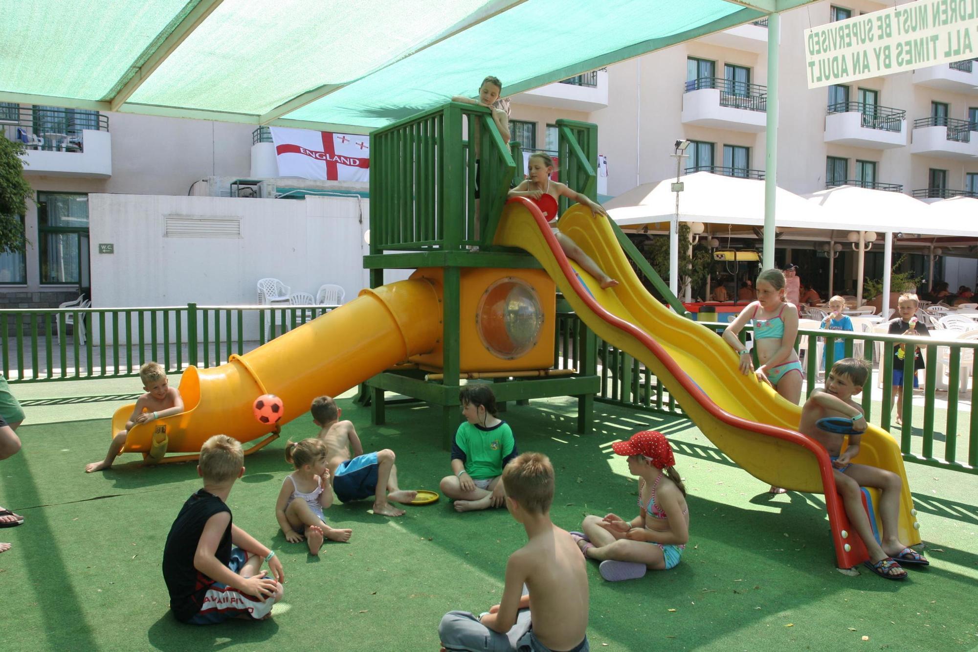 Maris Grand Waterpark Resort Protaras Exteriör bild