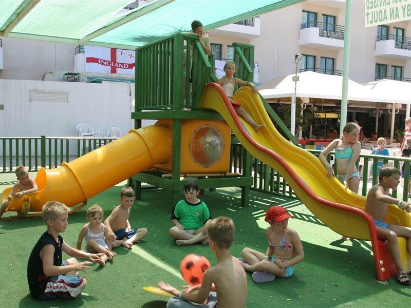 Maris Grand Waterpark Resort Protaras Exteriör bild